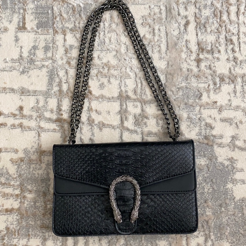 Black purse (Gucci style)